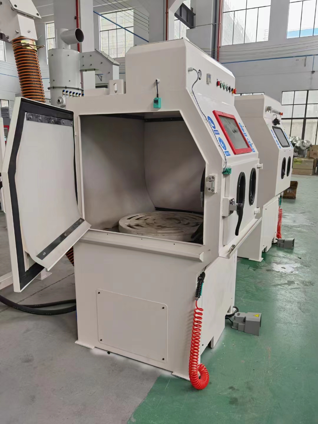 桦甸移动式抛丸机的工作原理?