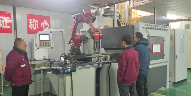 桦甸自动喷砂机选型要点,看完少走弯路。